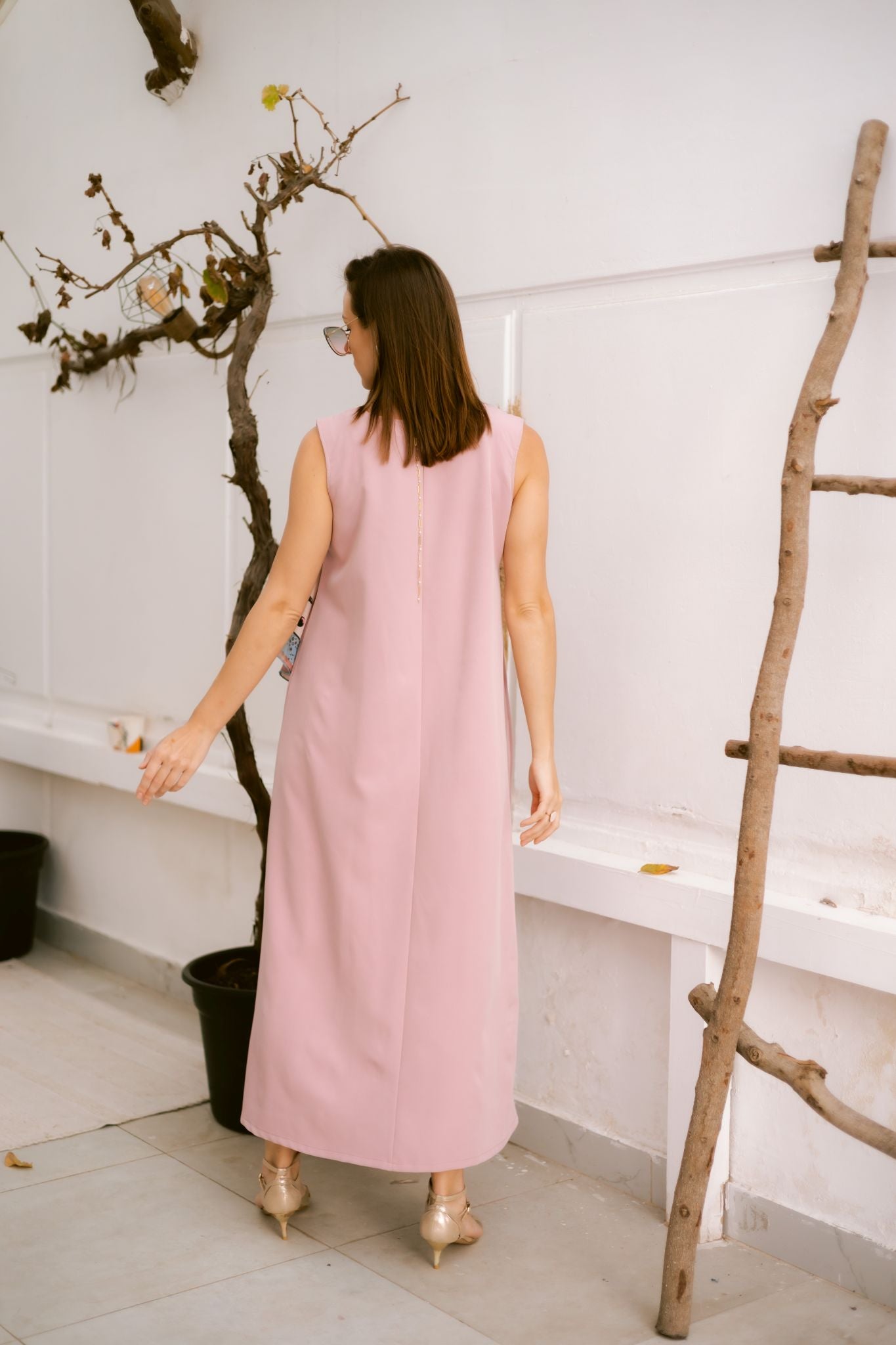 nude sleevless dress