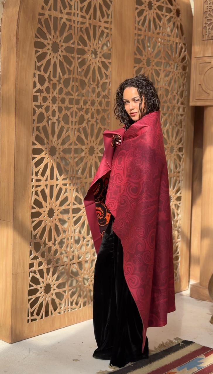 Arabesque Square shawl
